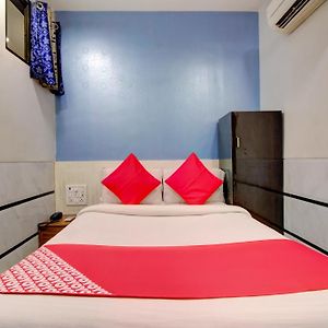 Hotel O Sion Residency